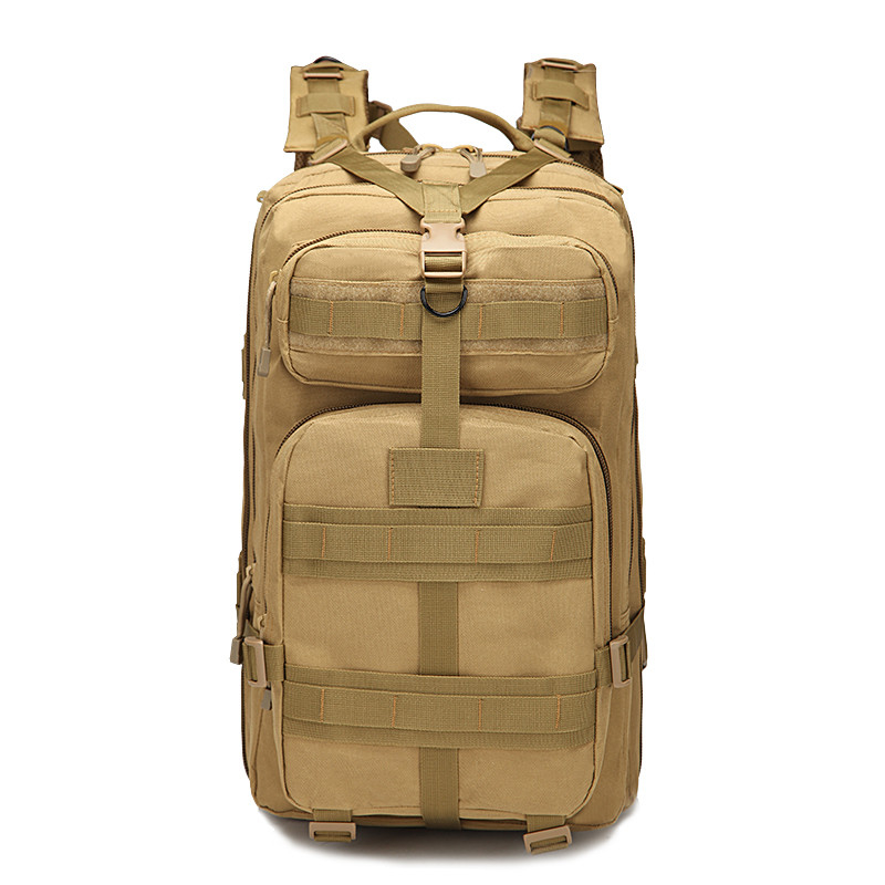 Un sac à dos de combat avec un rembourrage épais