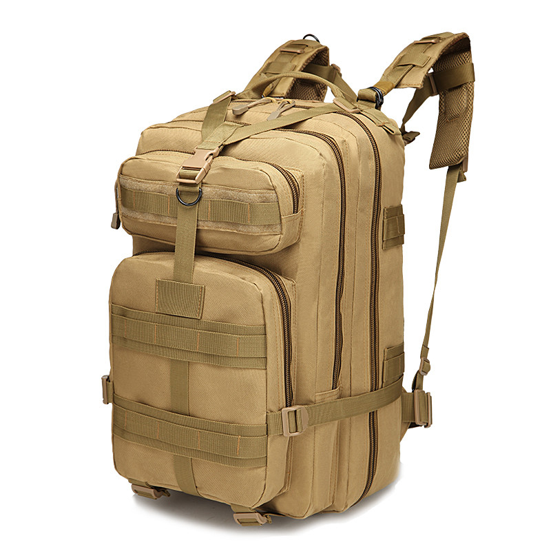 Un sac à dos de combat avec un rembourrage épais