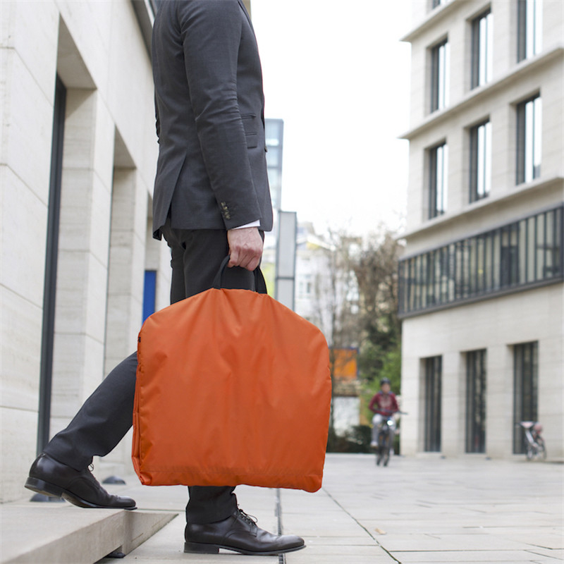 2 en 1 sac à dos de vêtement portatif sur les hommes costume accrocheur fermeture à glissière poches 1.1LBS